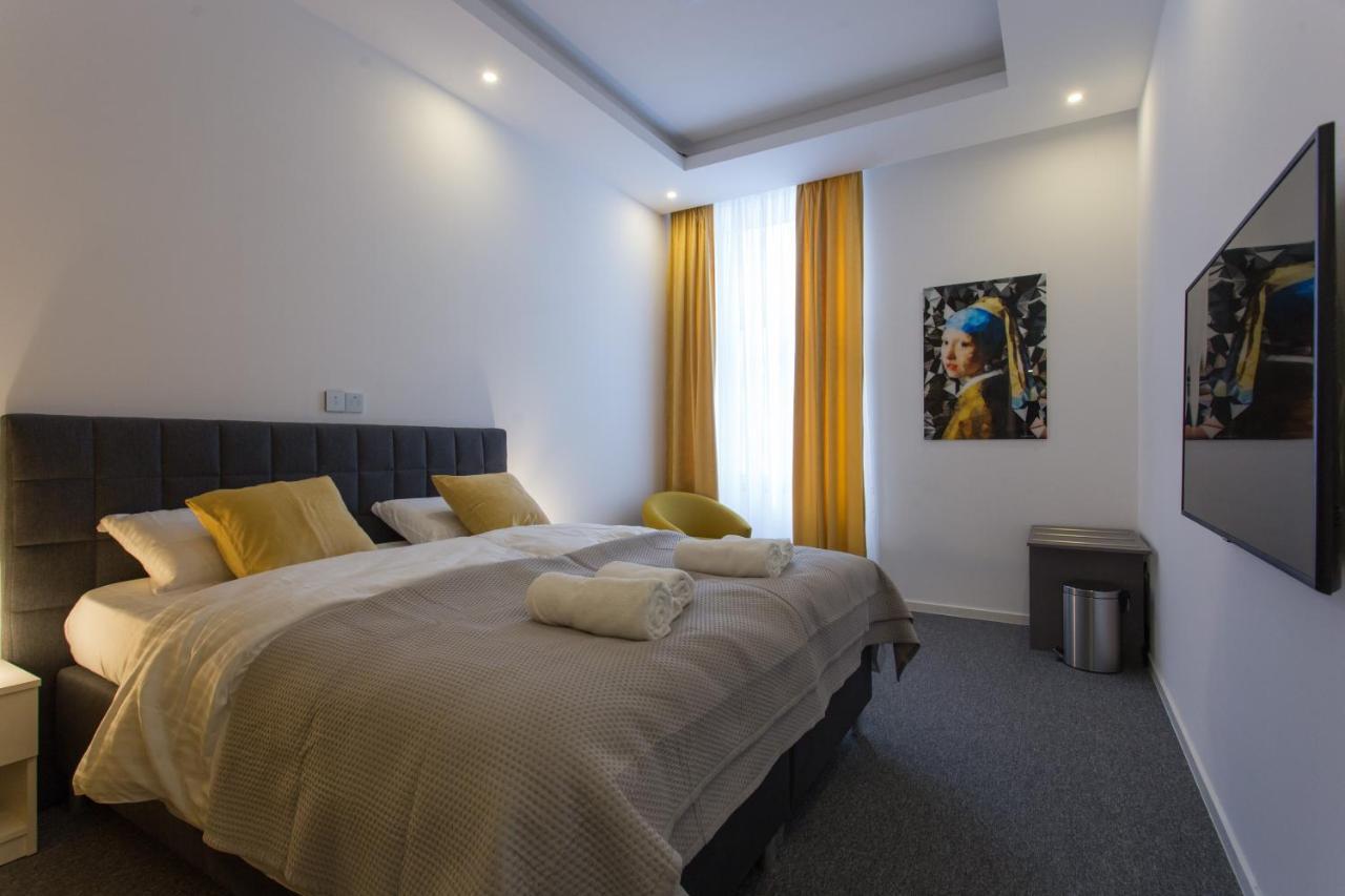 Elenas Rooms & Apartment Zagreb Exteriör bild