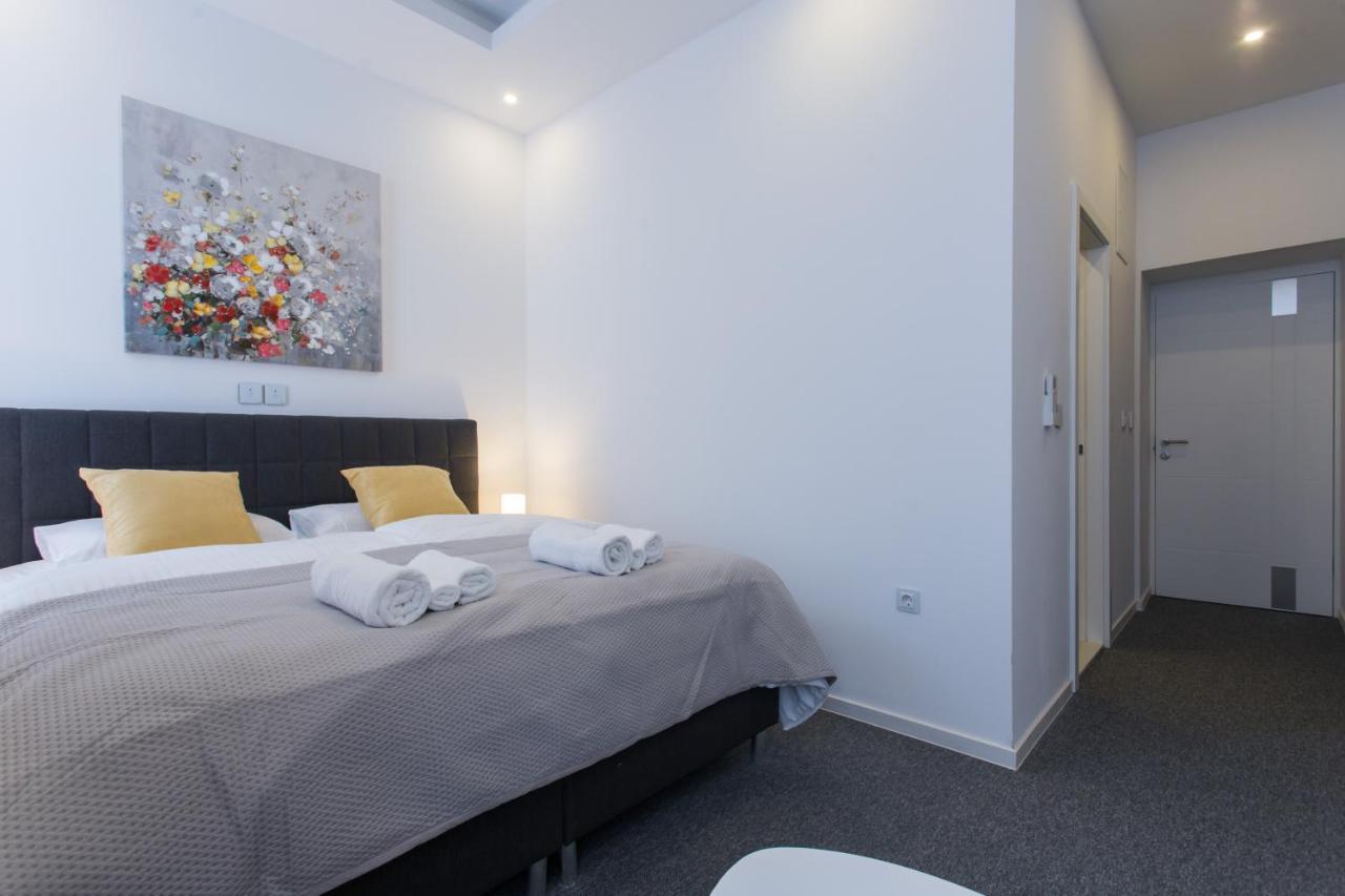 Elenas Rooms & Apartment Zagreb Exteriör bild