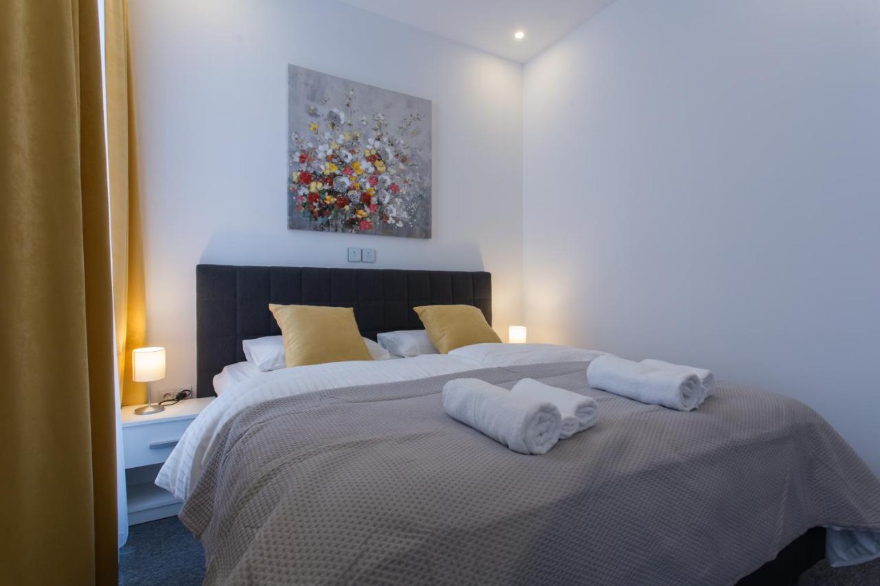 Elenas Rooms & Apartment Zagreb Exteriör bild